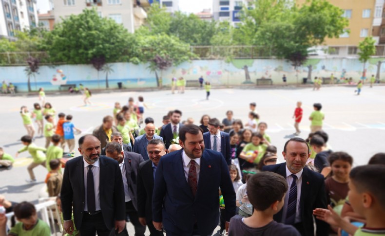 Başkan Yazıcı sözünü tuttu, çocuklar dondurmaya doydu!